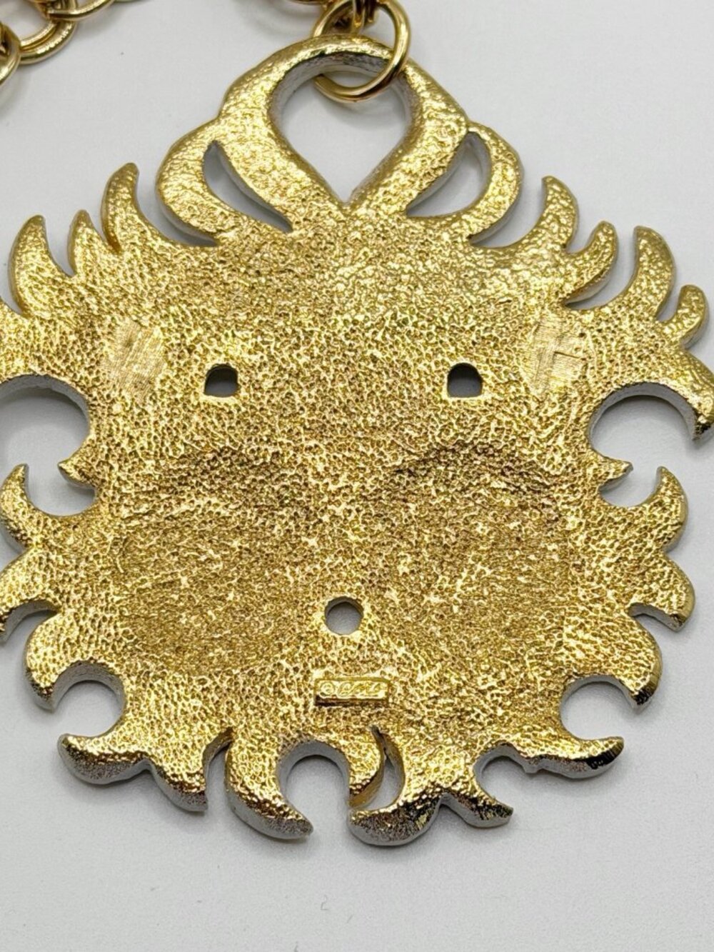 Coro White Enamel Celestial‎ Wind God Mask Pendant Necklace - Picture 4 of 4